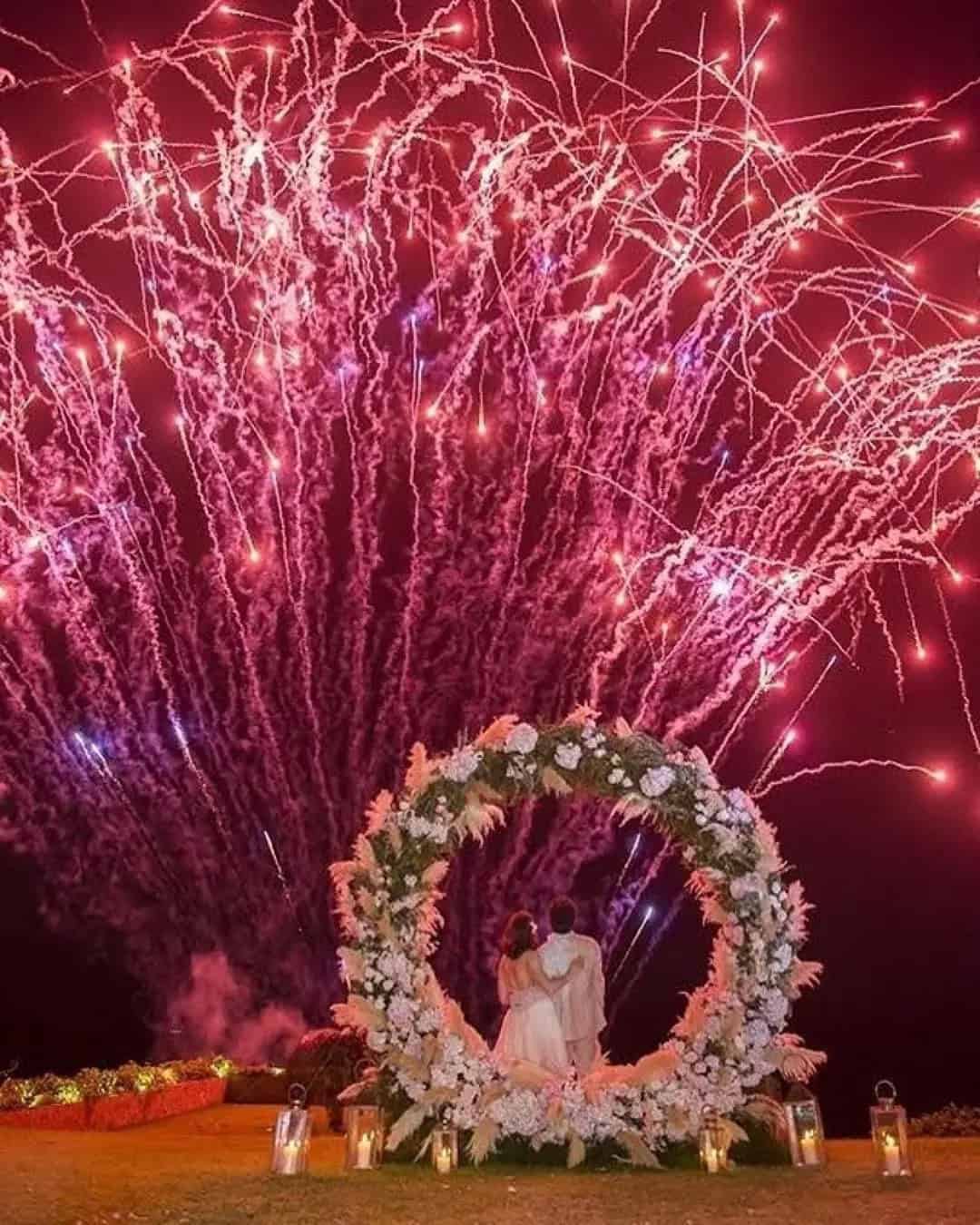 Beautiful Photos With Wedding Fireworks