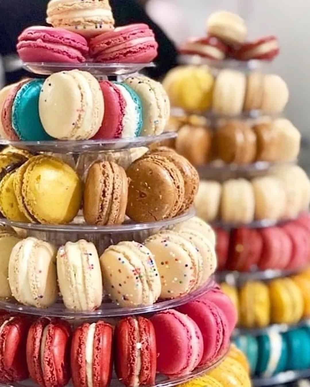 Charming Wedding Macarons