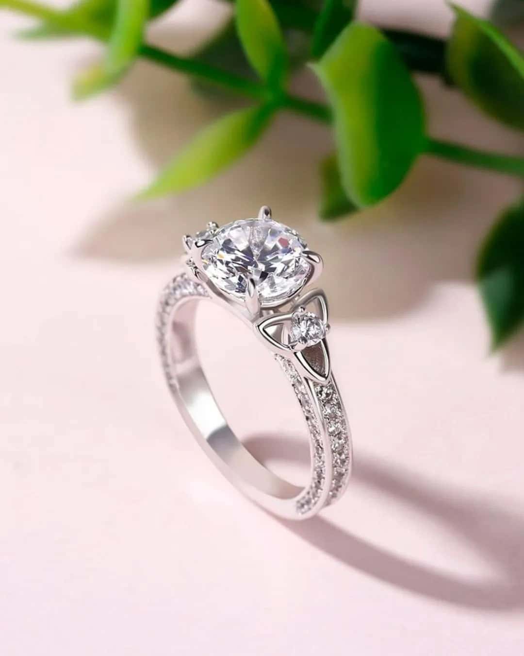 Round Engagement Rings