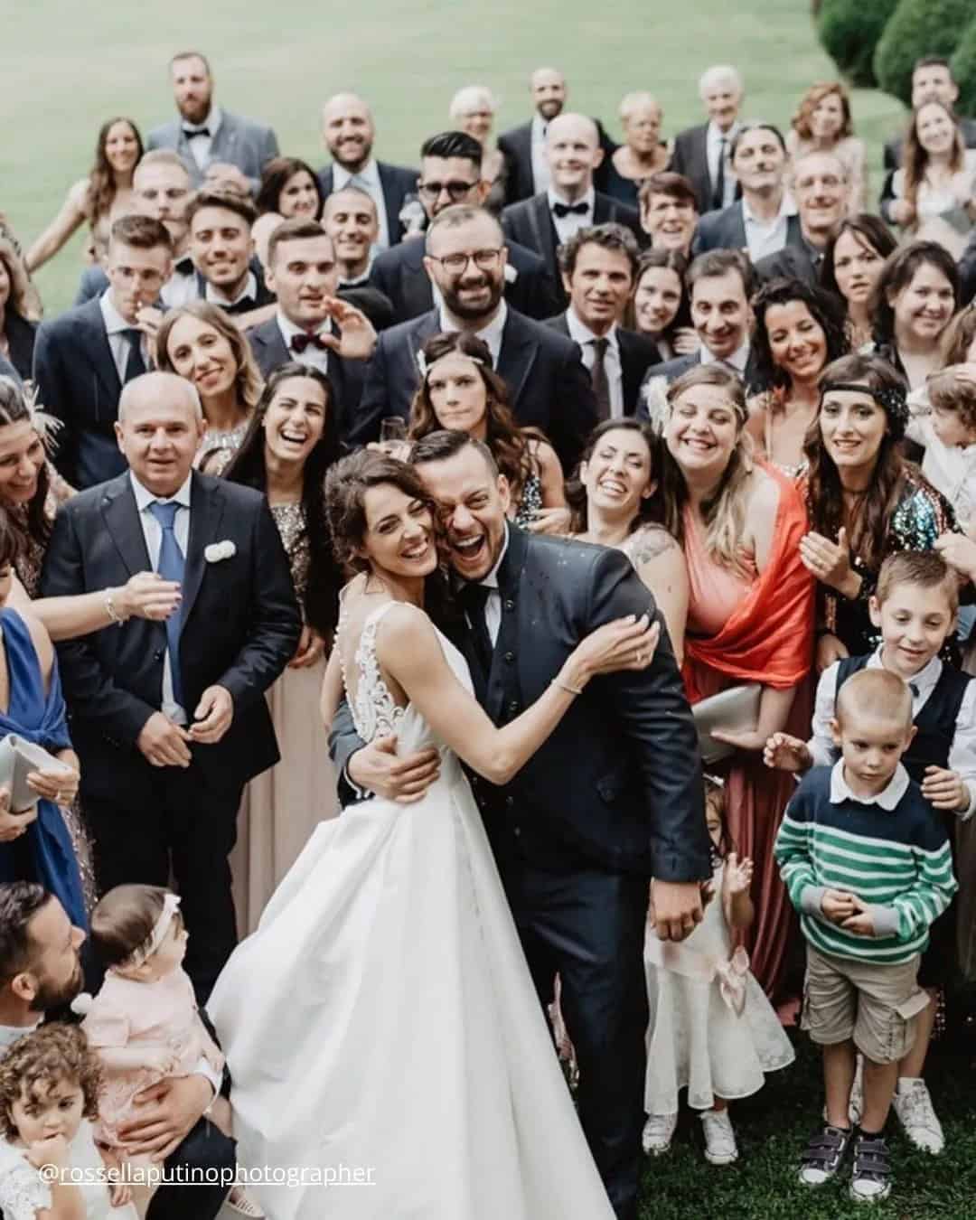 Creative Wedding Group Photo Ideas