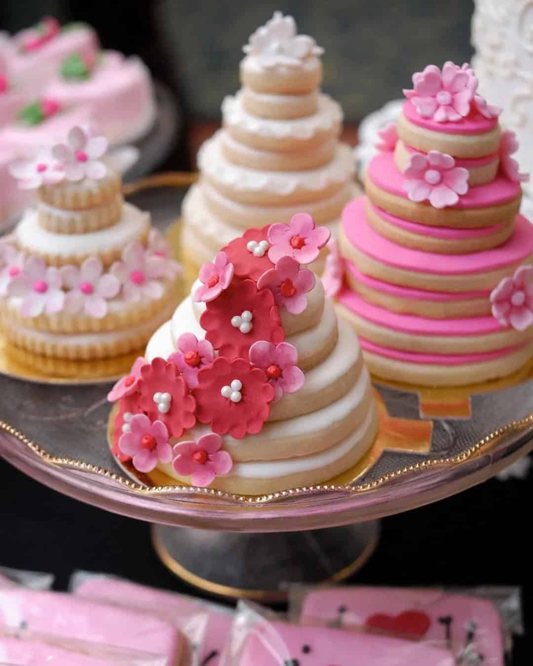 Spectacular Stacked Wedding Cake Cookies