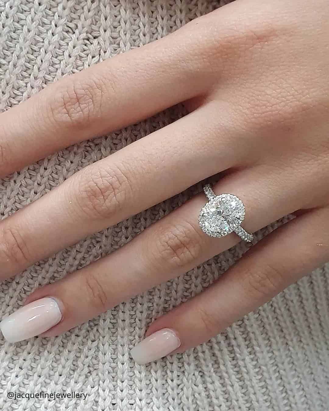 Halo Oval Engagement Rings