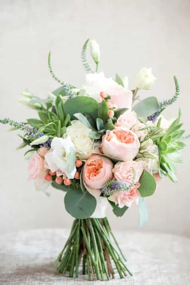 “Wedding Bouquets With Roses