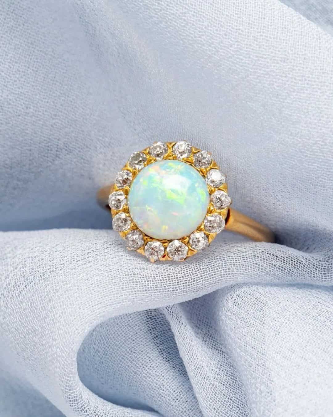 Dazzling Halo Engagement Rings