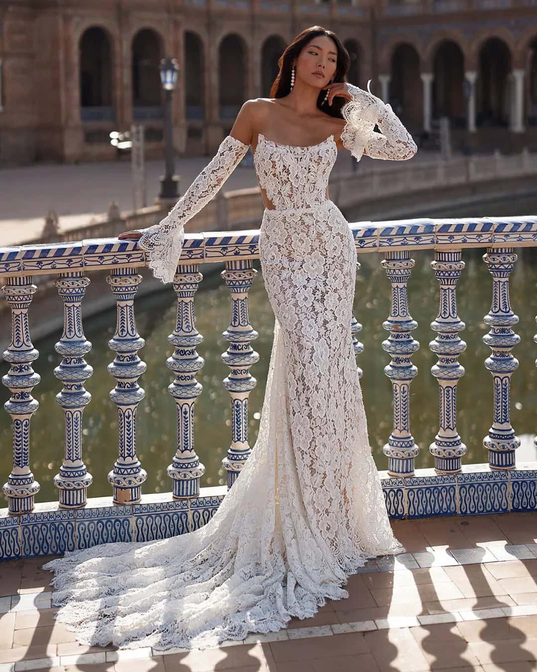 Strapless Lace Wedding Dresses