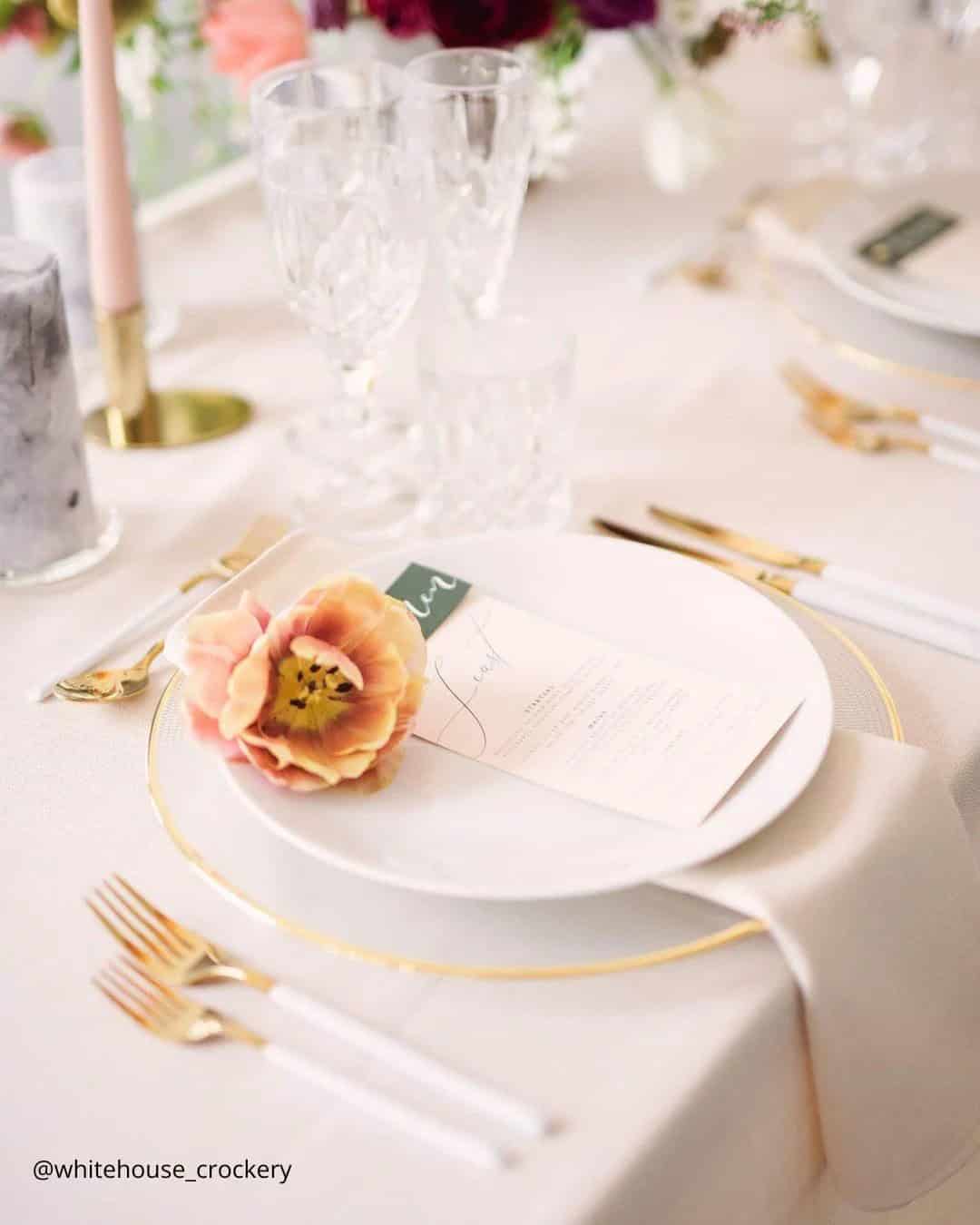 Unique table setting design