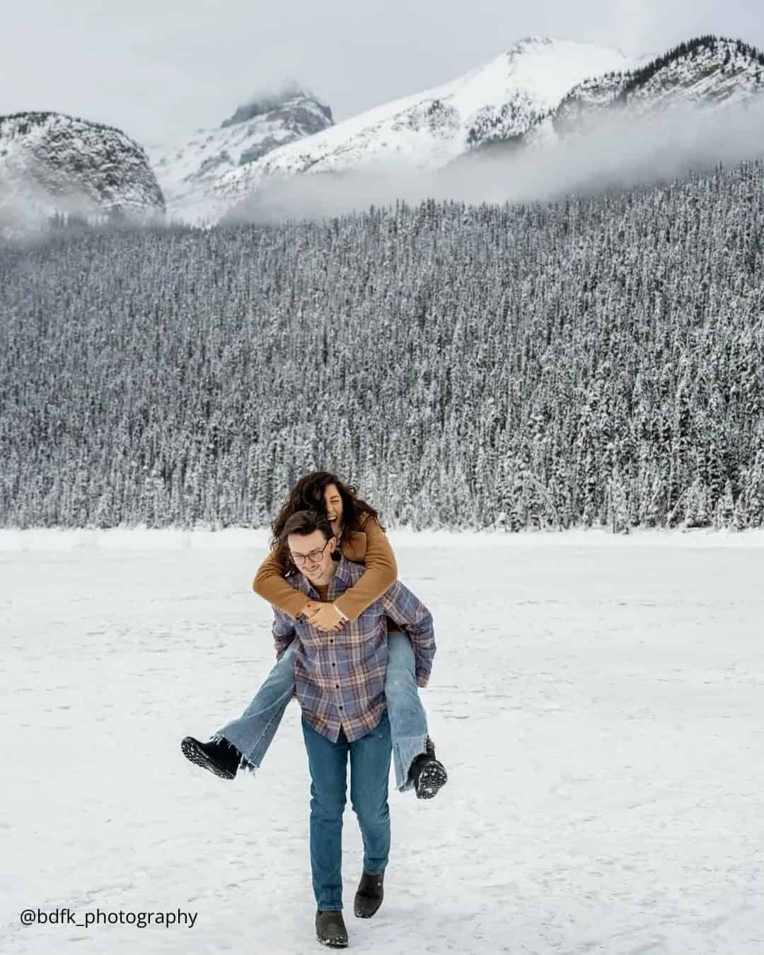 Romantic Winter Couple Photos