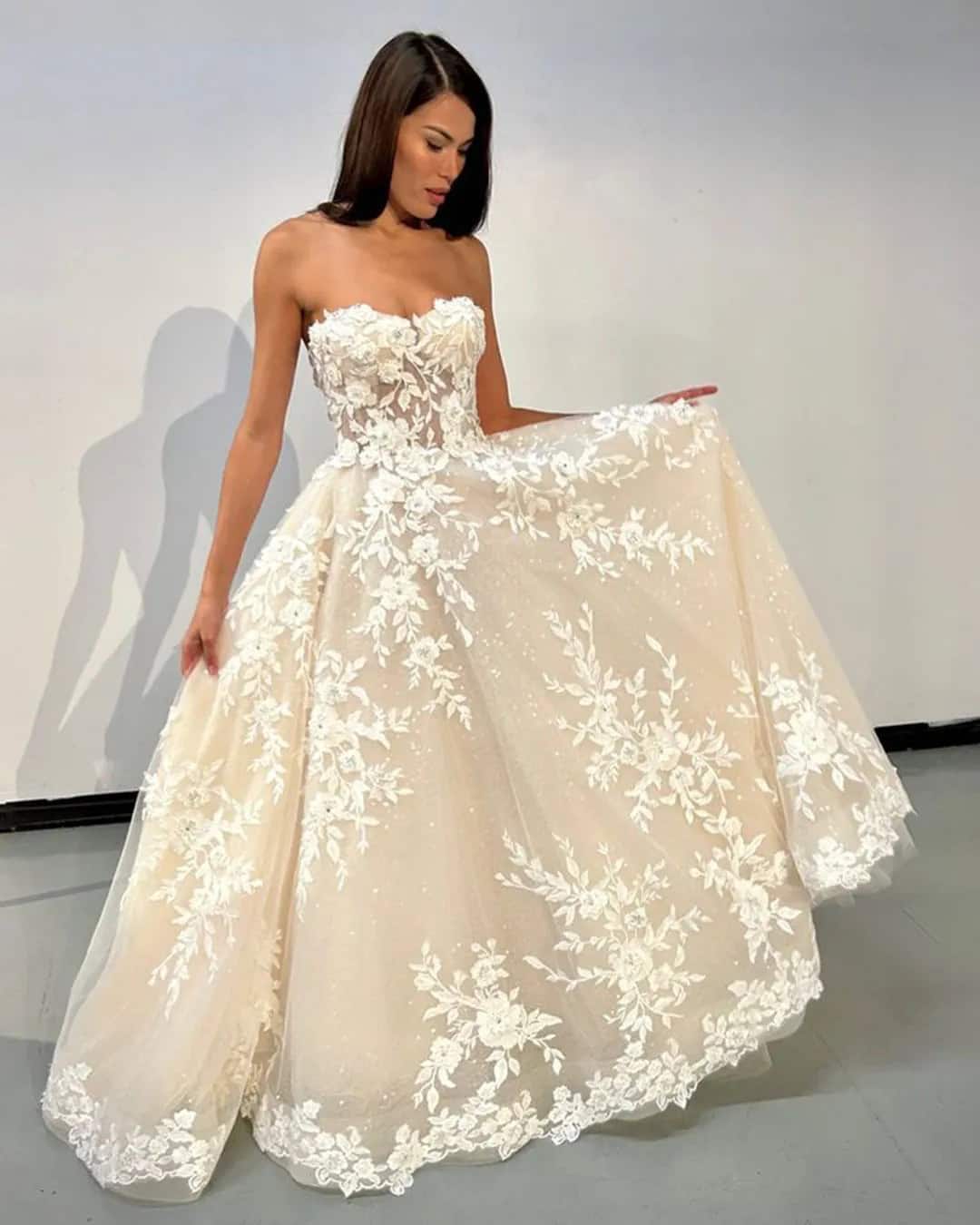 Strapless Sweetheart Neckline Wedding Dress Ideas