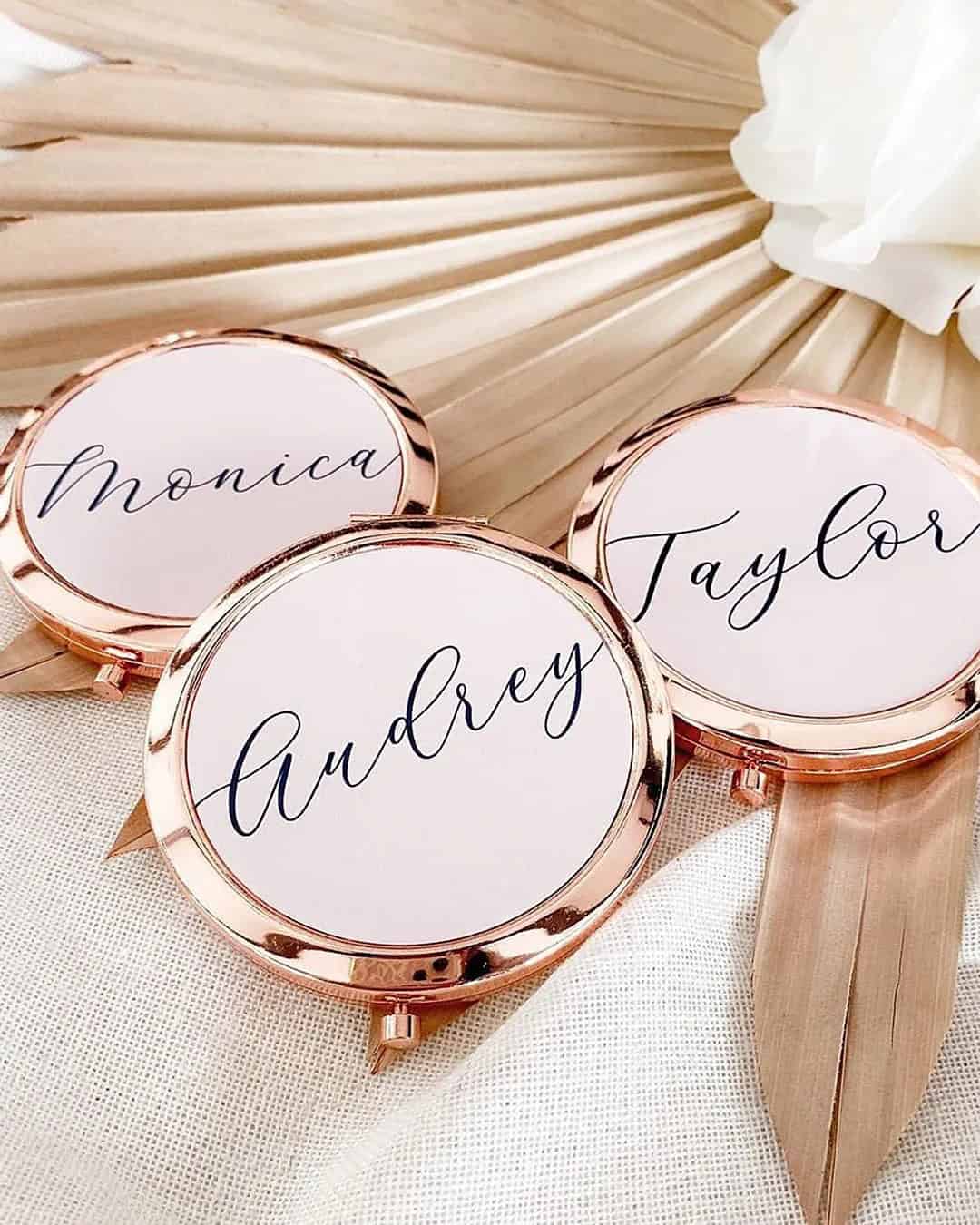 What to Put In a Bridesmaid Proposal Box?