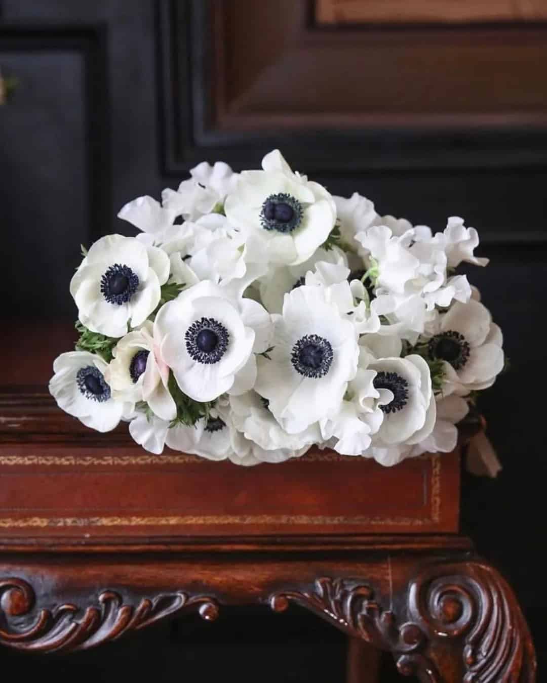 Black And White Bouquet Ideas