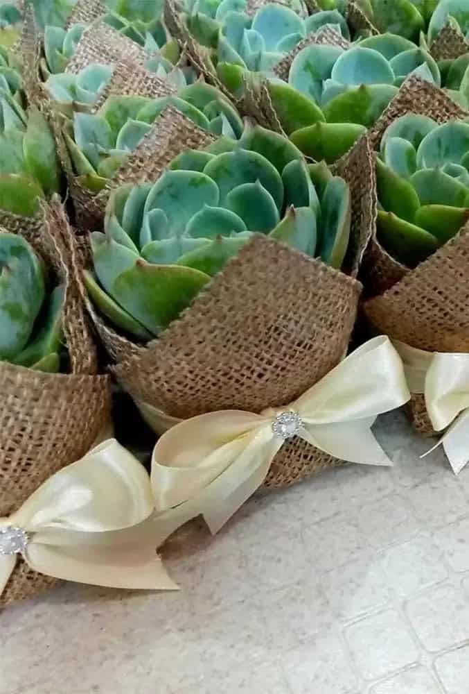 Perfect Wedding Gifts With Flowers