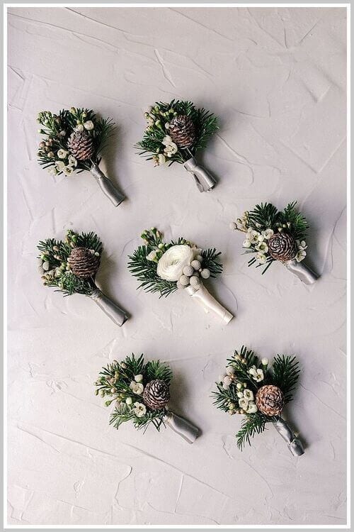 Simple wedding bouquet boutonnieres