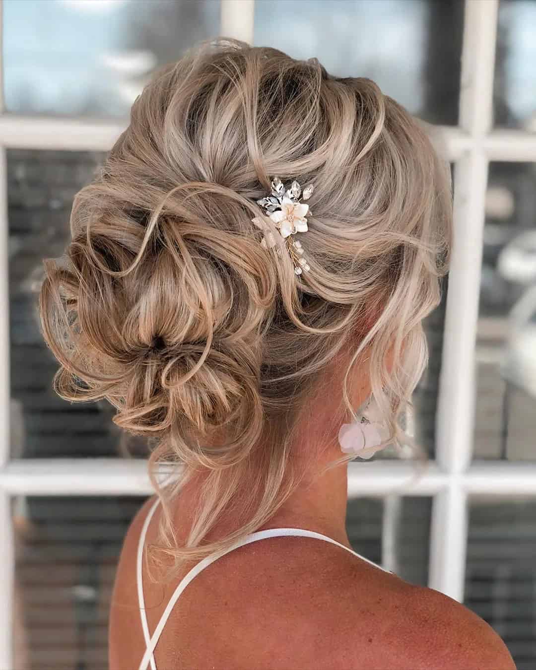 Summer Wedding Mid-Length Hairstyles