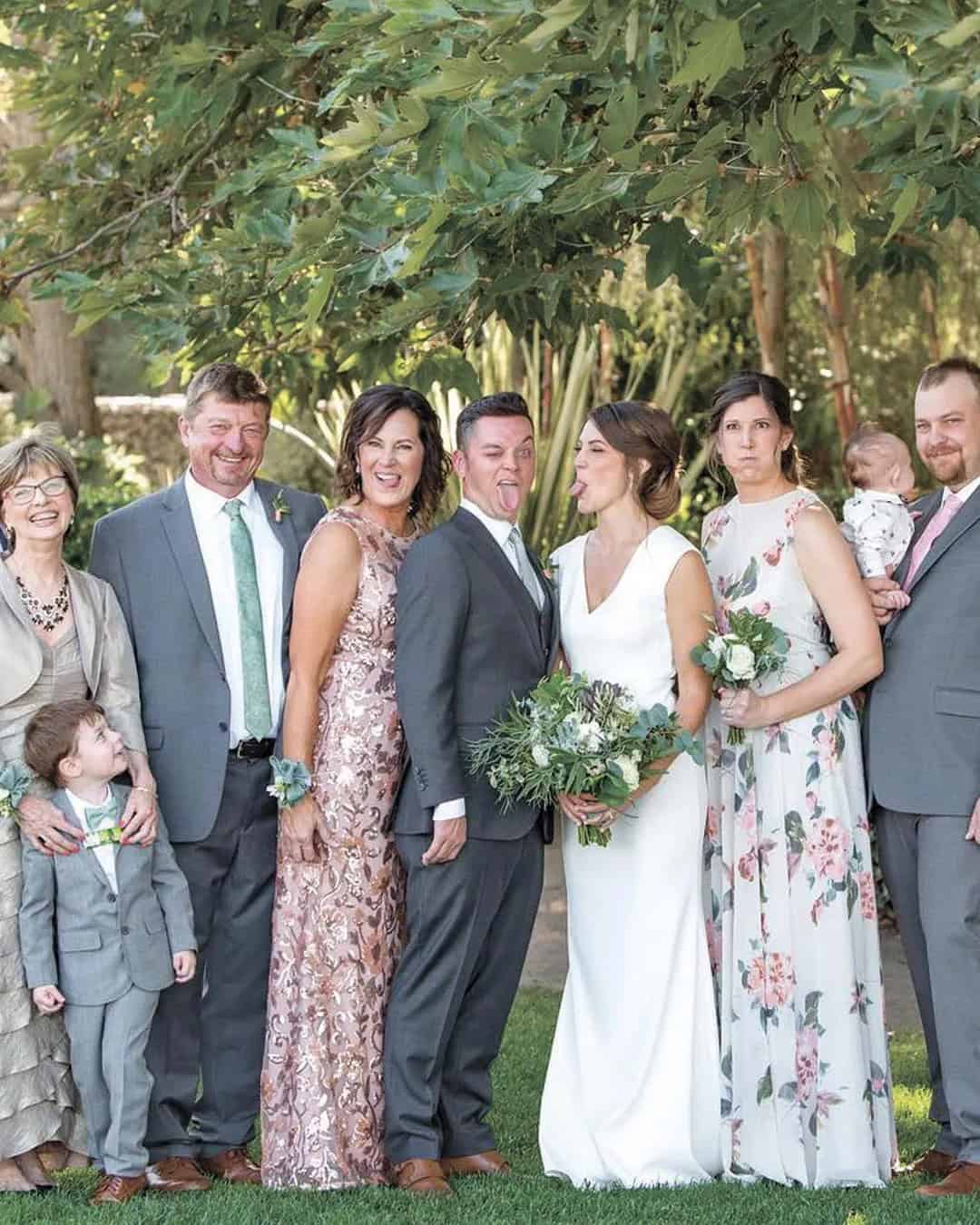 Bride And Groom with Maternal and Paternal Families