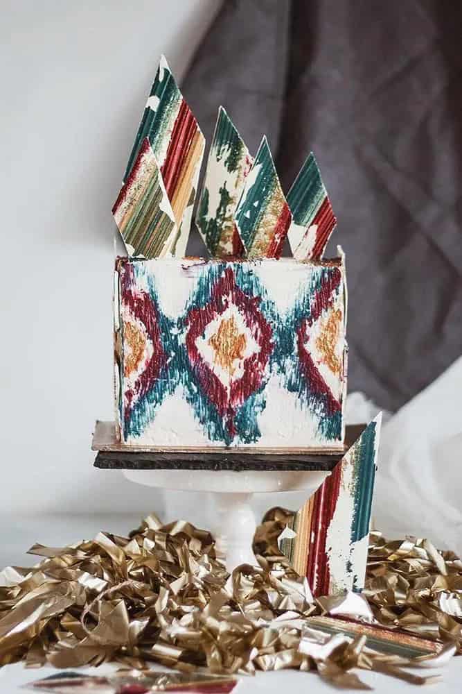 Wedding Cakes With Ornament Decor