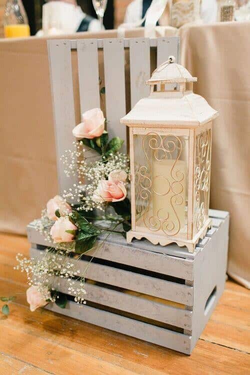 Lantern and roses decor