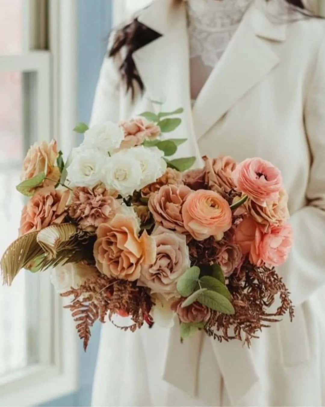 Stunning Wedding Bouquets for the Winter Season