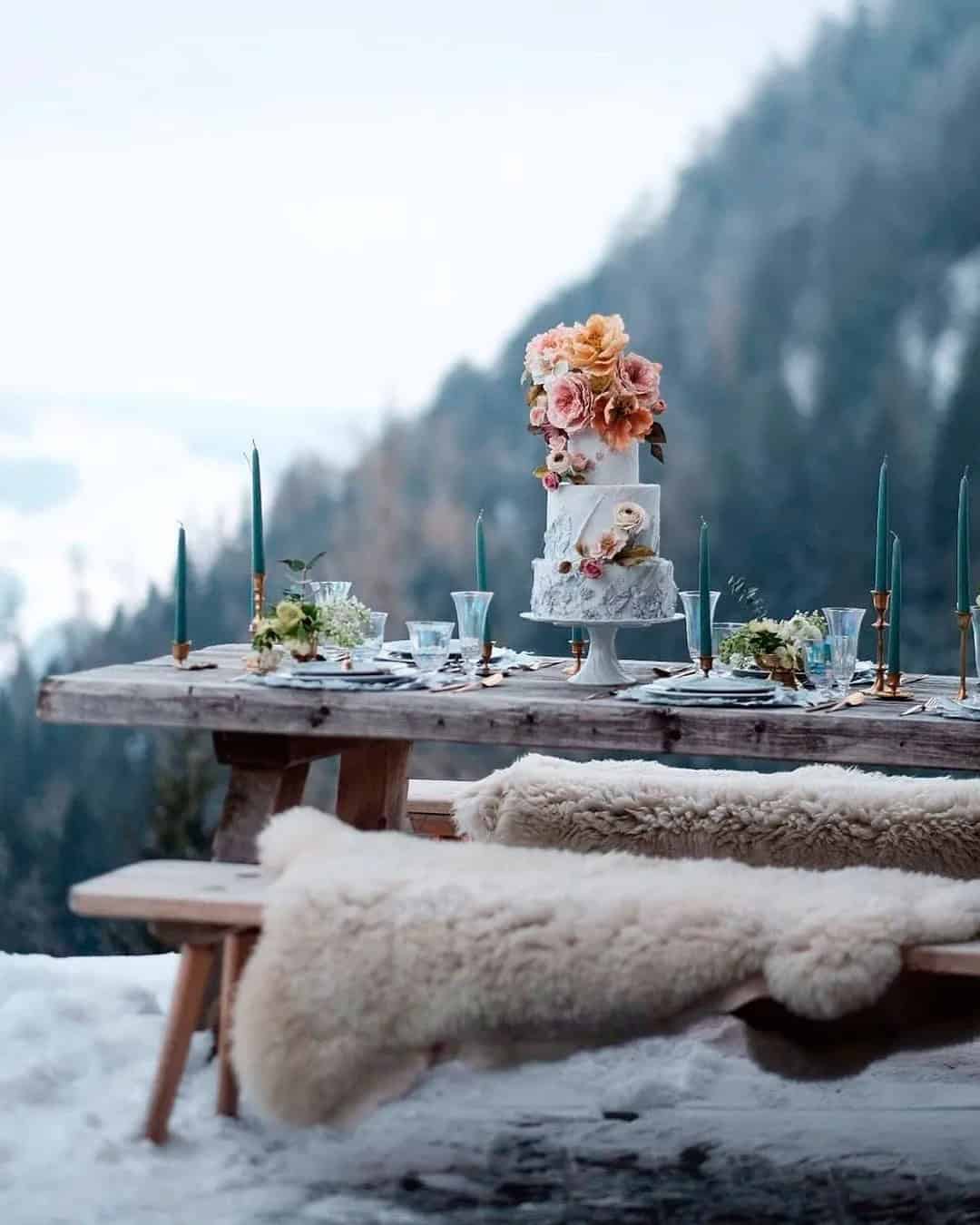 Cozy Table Setting For Winter Wedding