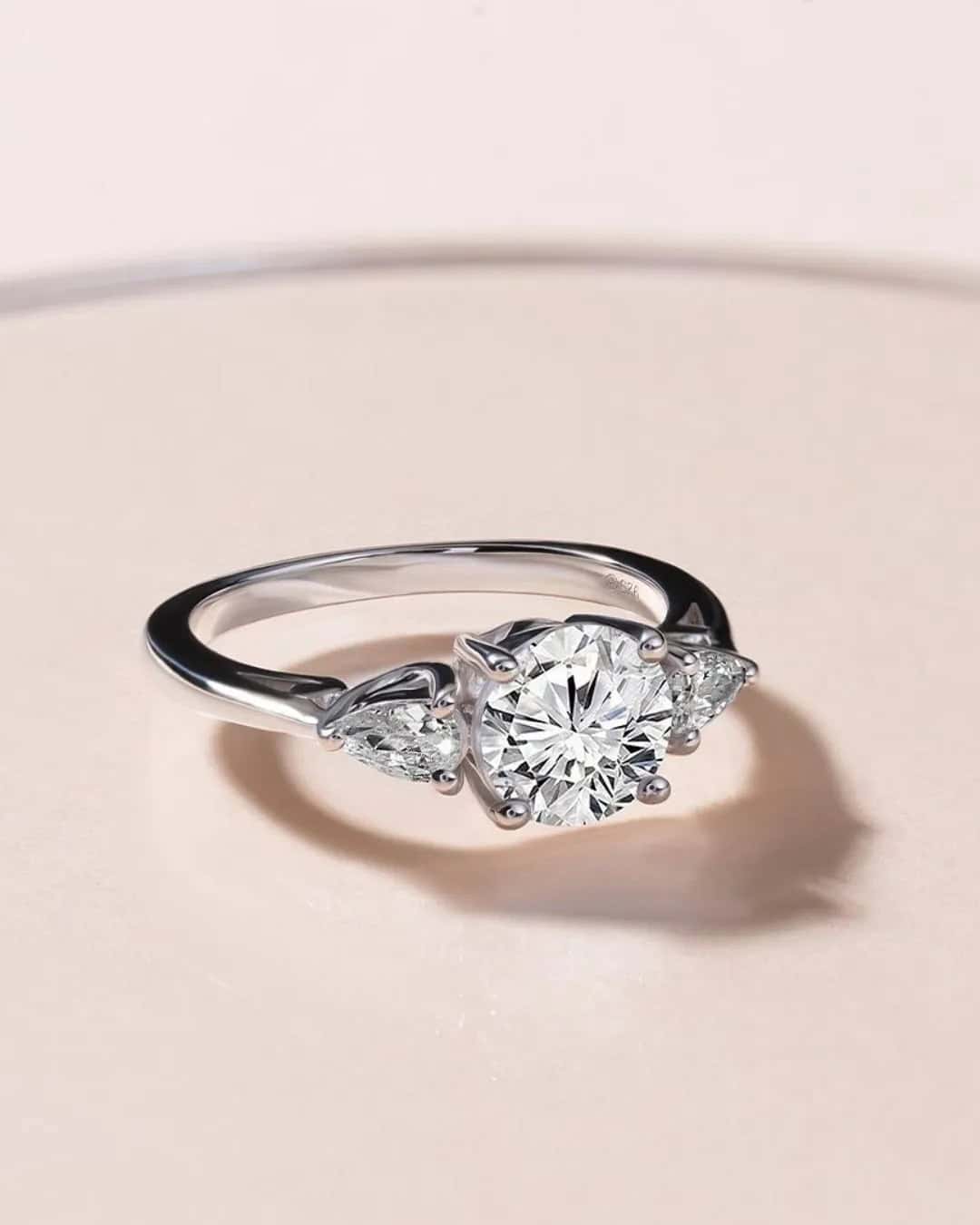 Round Engagement Rings