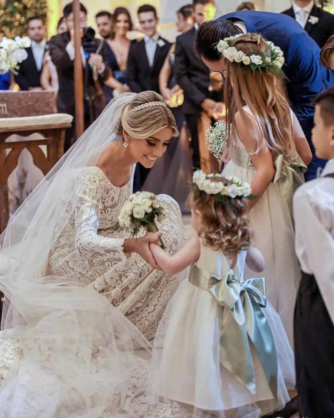 Cute Pictures With Flower Girl