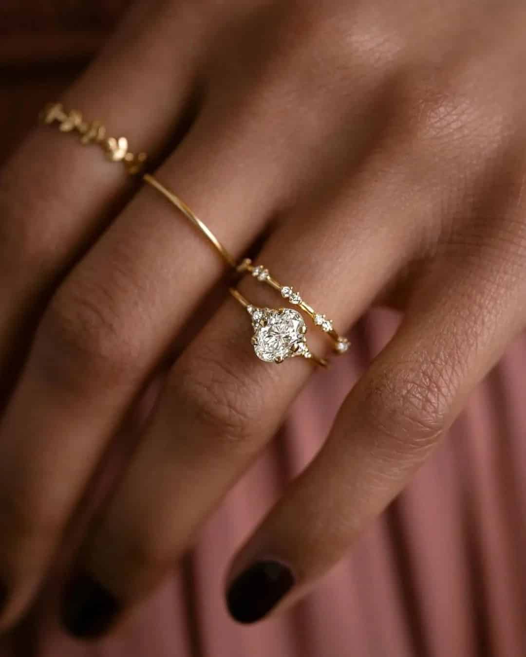 Oval Engagement Rings