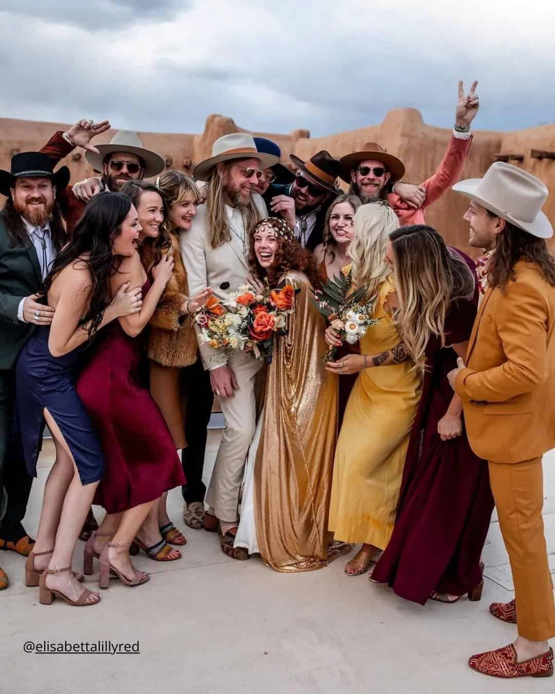 Creative Wedding Group Photo Ideas