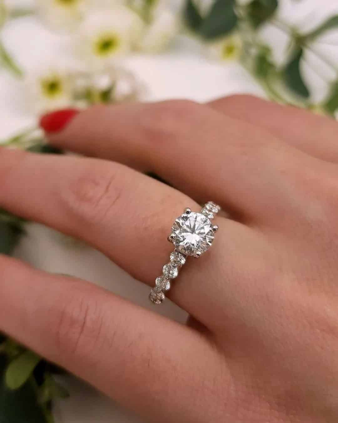 Round Brilliant Cut Engagement Rings