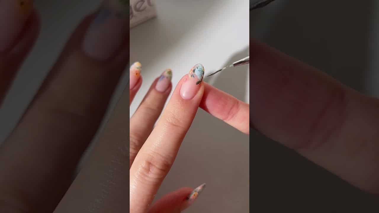 Trendy DIY Summer Wedding Nails