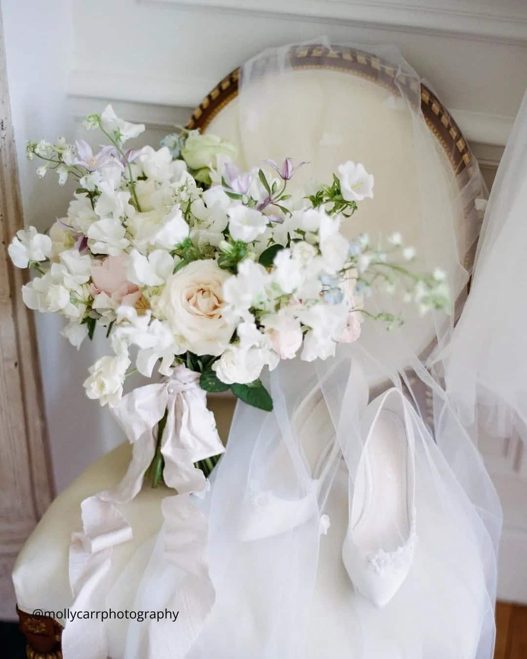 Amazing White Winter Wedding Bouquets