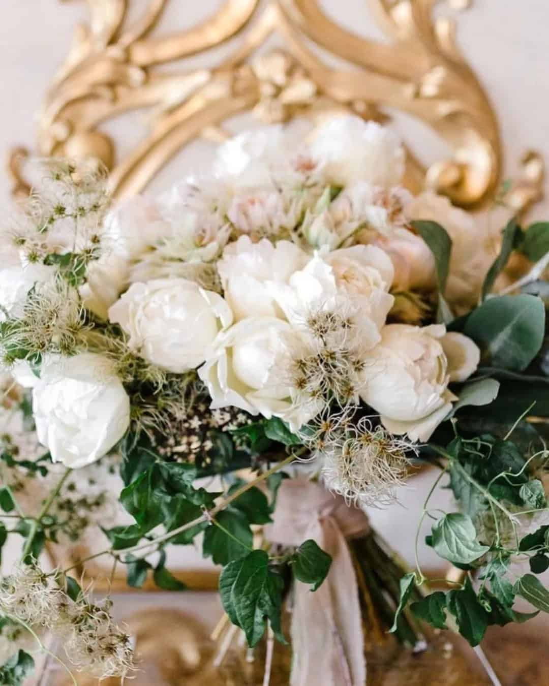 Amazing White Winter Wedding Bouquets