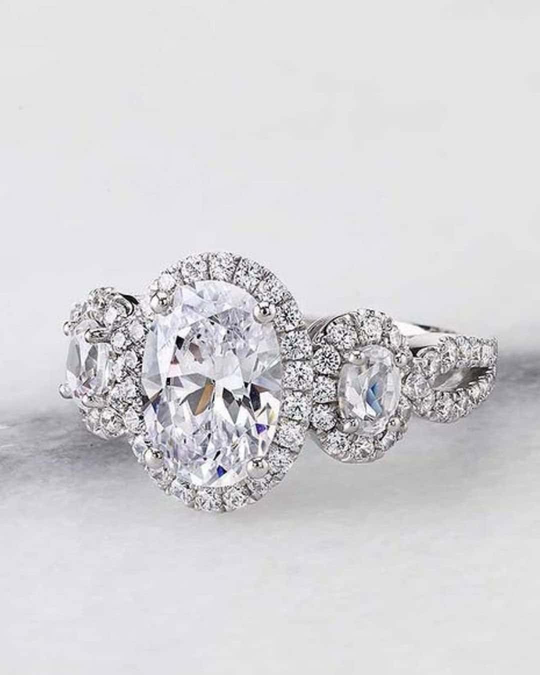 White Gold Engagement Rings