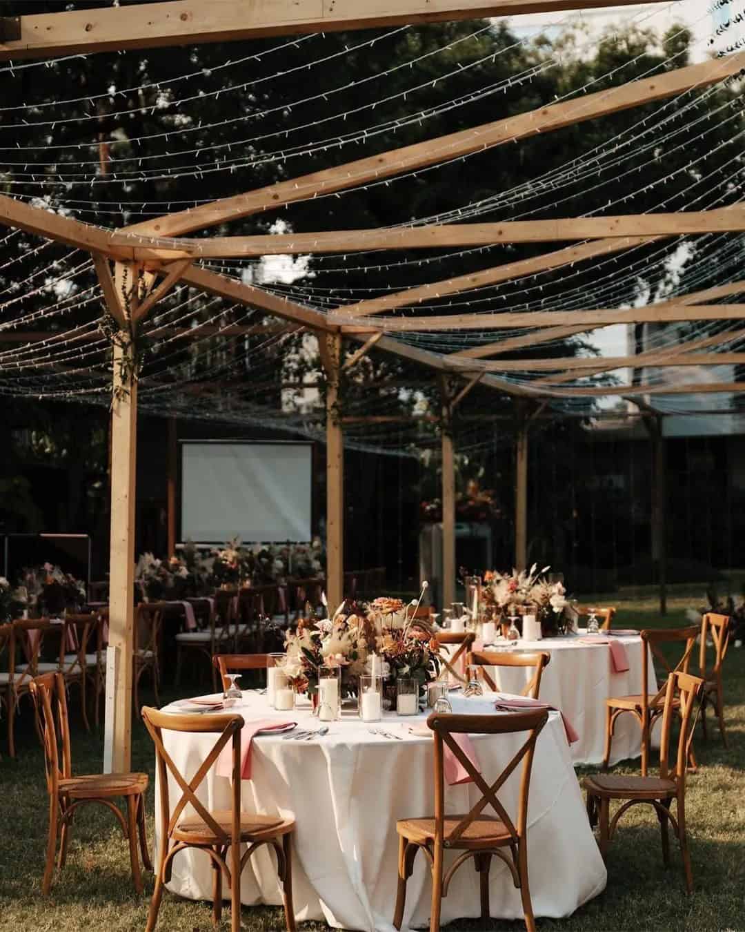 Lovely Rustic Receptions Under Wedding Tent