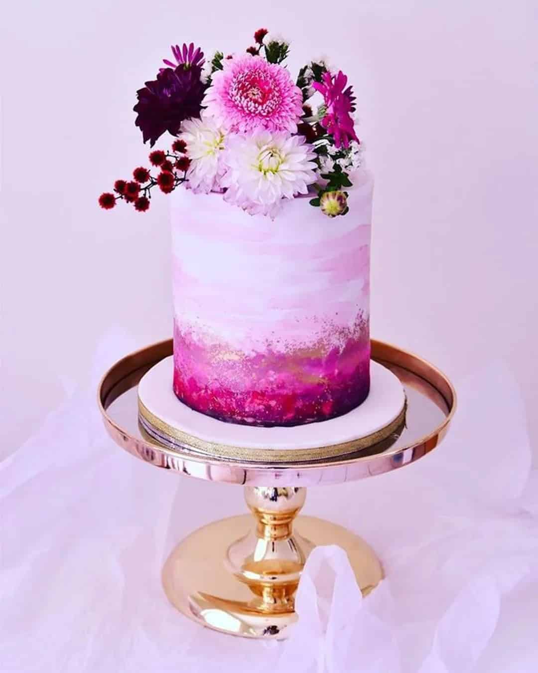 Marble Wedding Cakes Ideas With Gentle Flowers