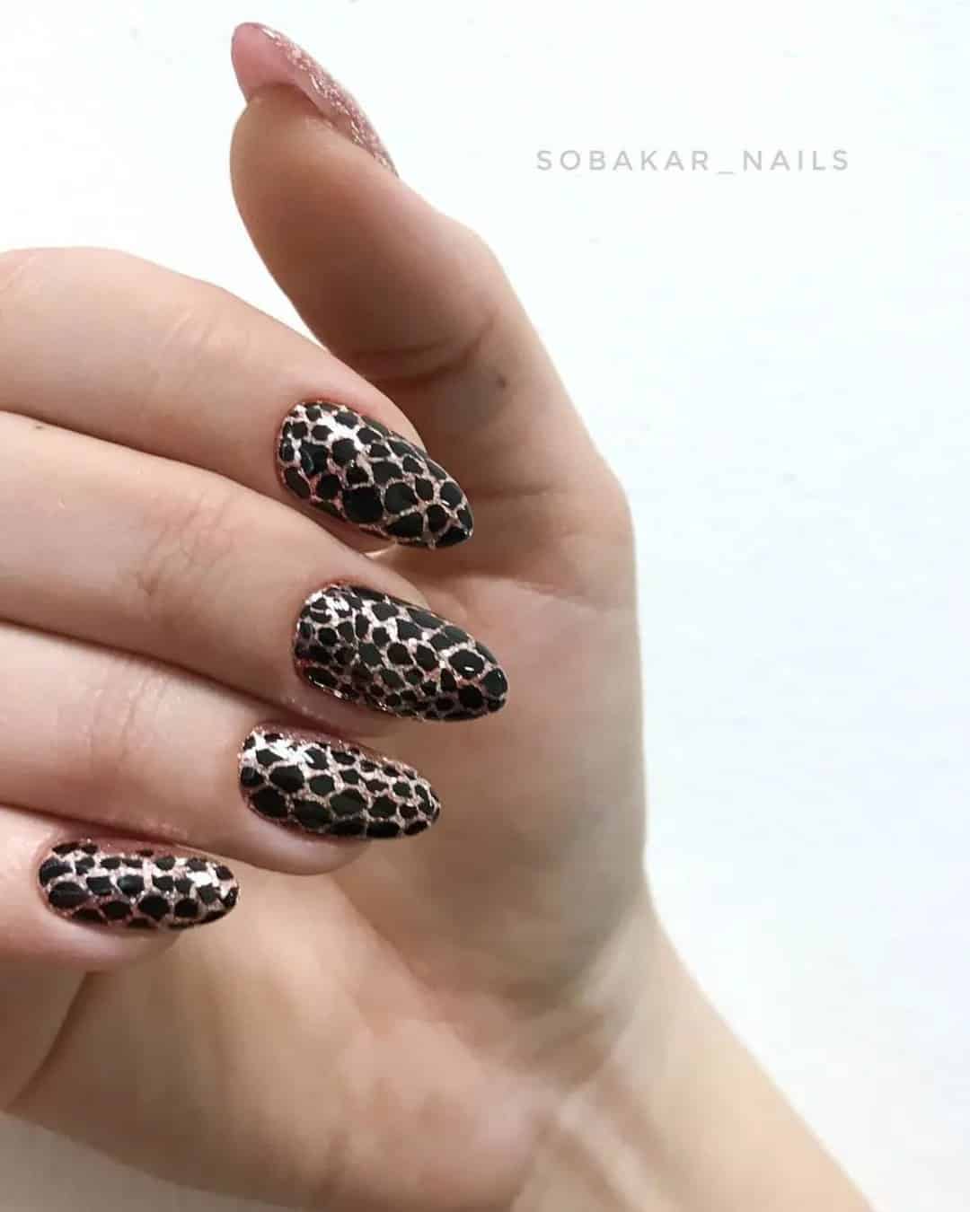 Black and Gold Wedding Nails