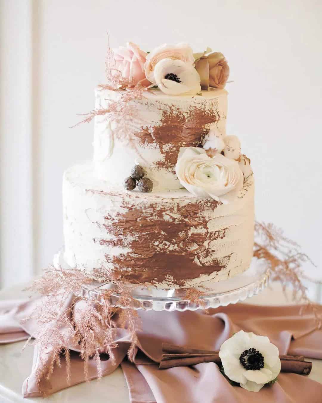 The Sweet Taste of Nude Wedding Cakes