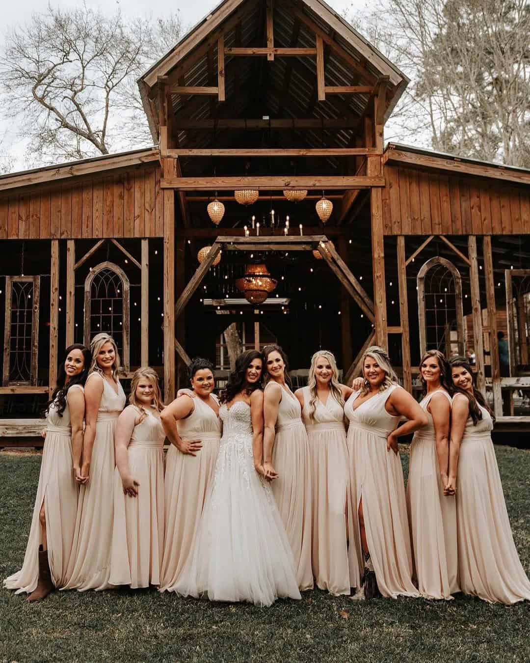 Barn wedding decor