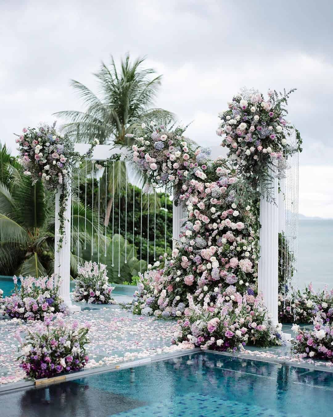 Outdoor Wedding Ceremony Decor