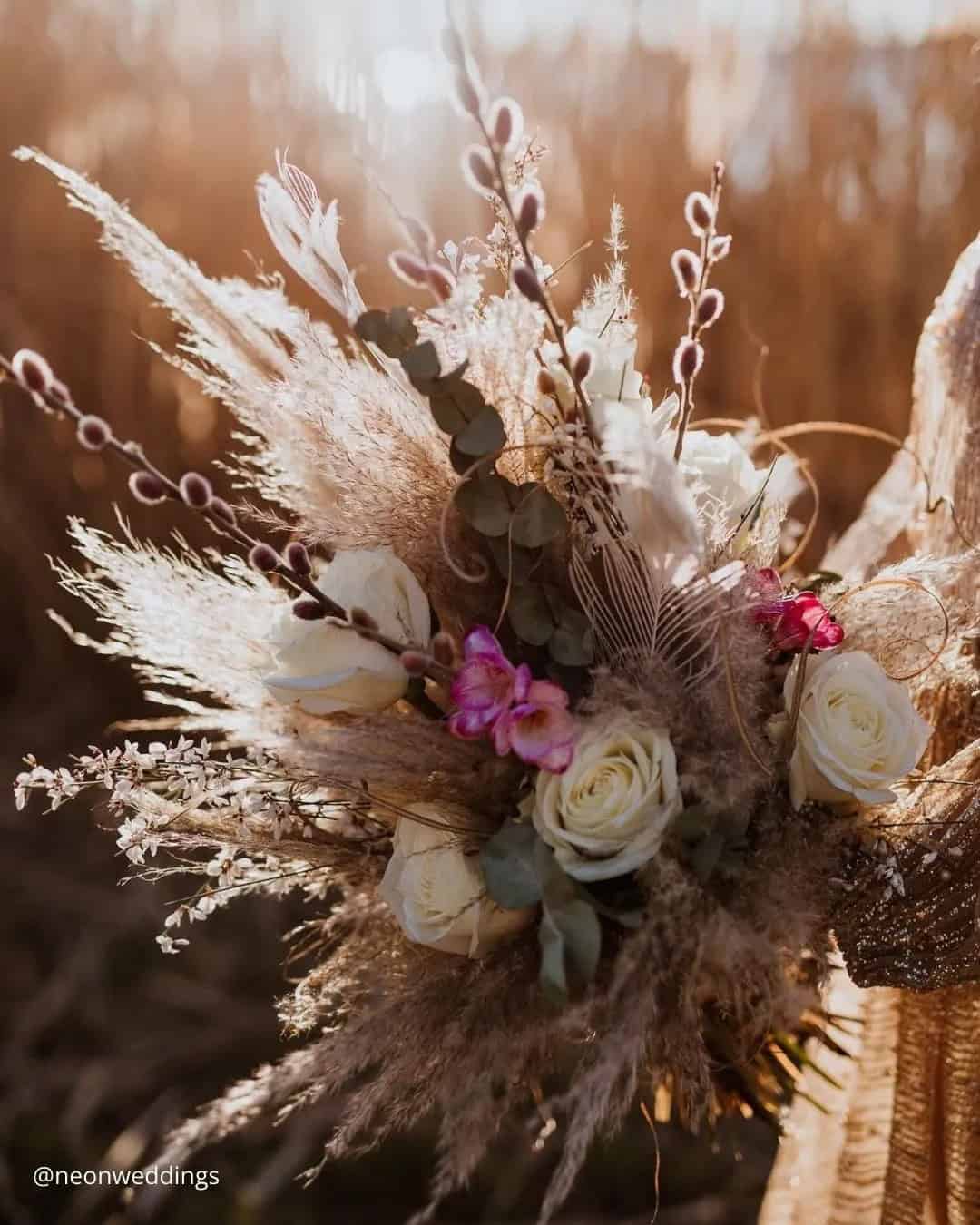 Amazing Wedding Bouquets With Wild Flowers