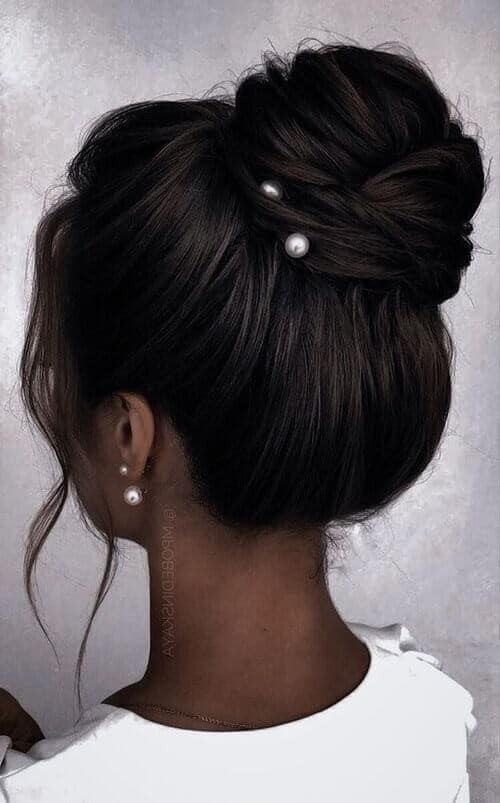 Elegant updo without a messy style