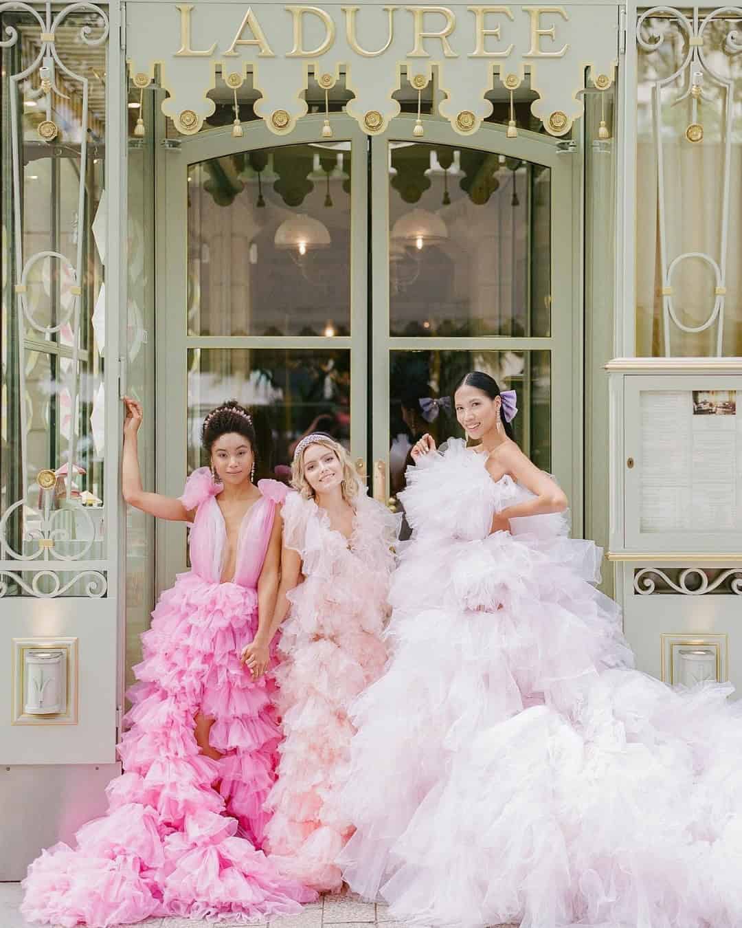 Creative Wedding Party Bridesmaid Photos