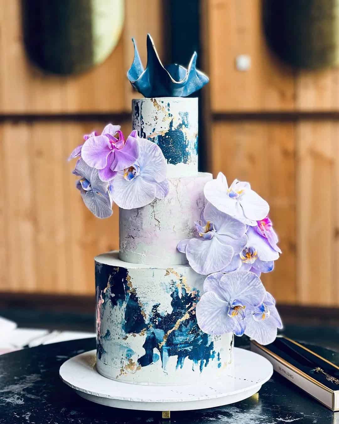 Marble Wedding Cakes Ideas With Gentle Flowers