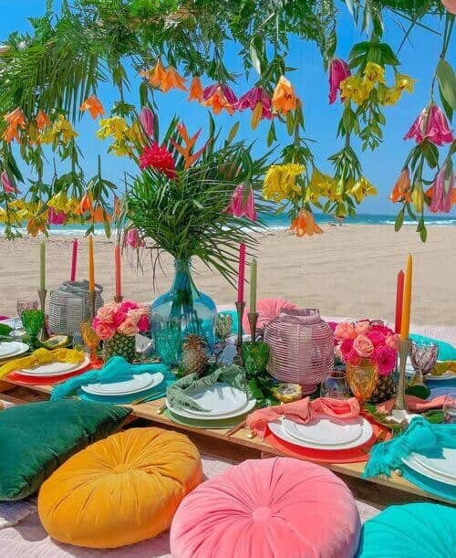 4 Vibrant Tropical Paradise Theme