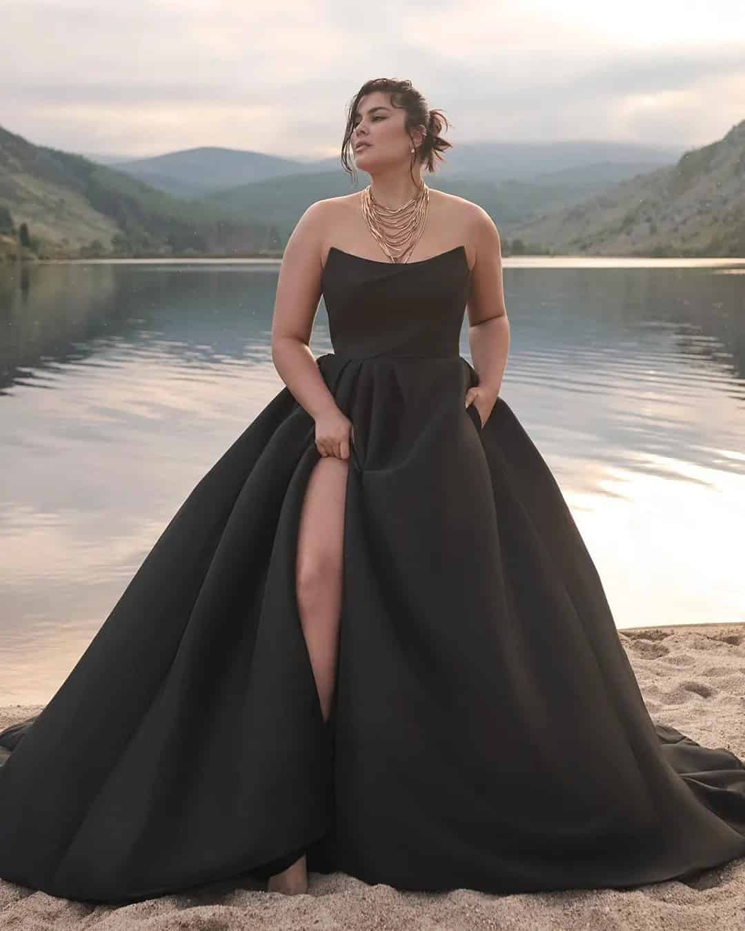 Simple Plus Size Wedding Dress Black