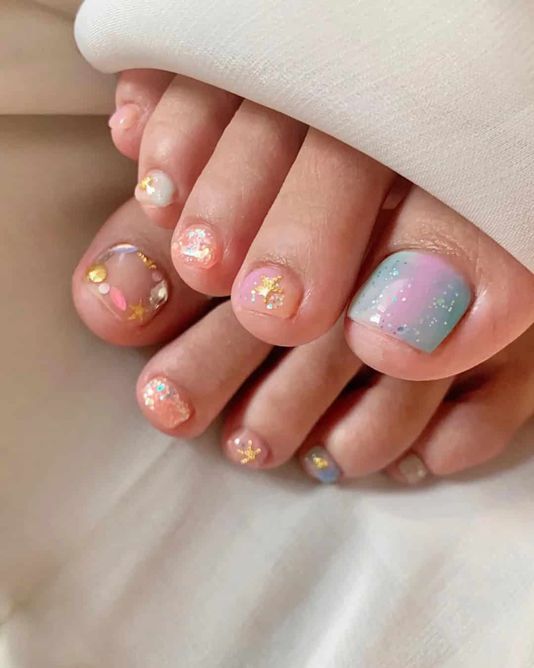 Playful and Colorful Toe Nail Ideas