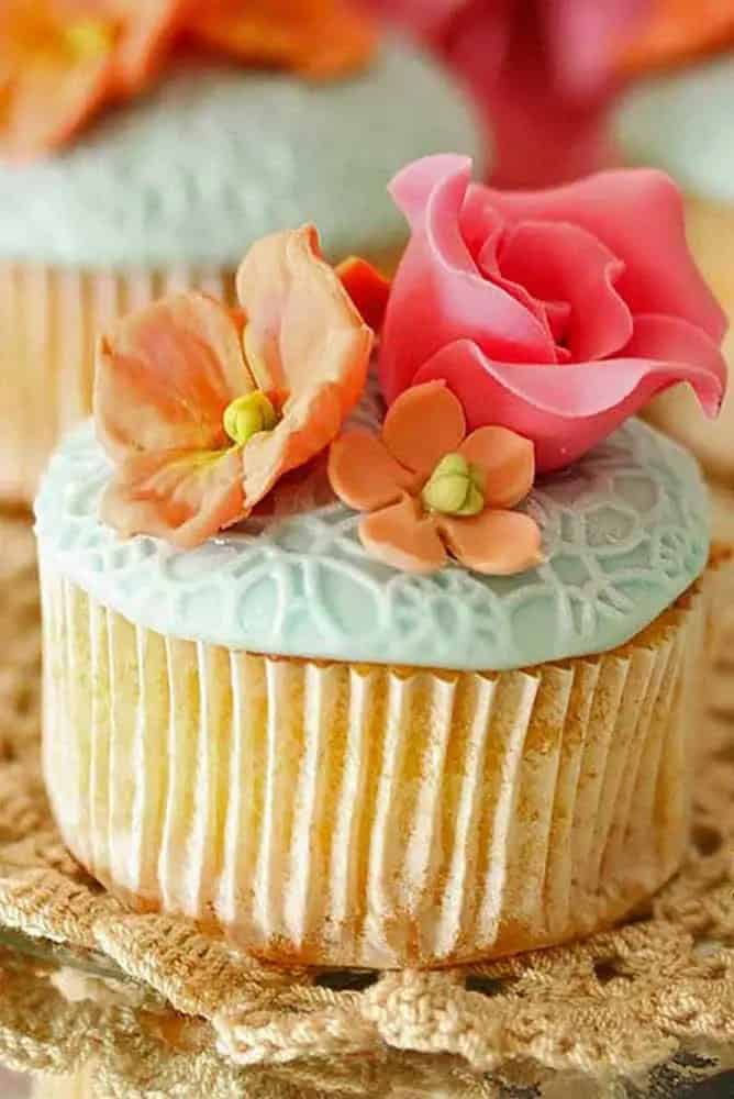 Mini Roses With Other Flowers Cupcake Ideas