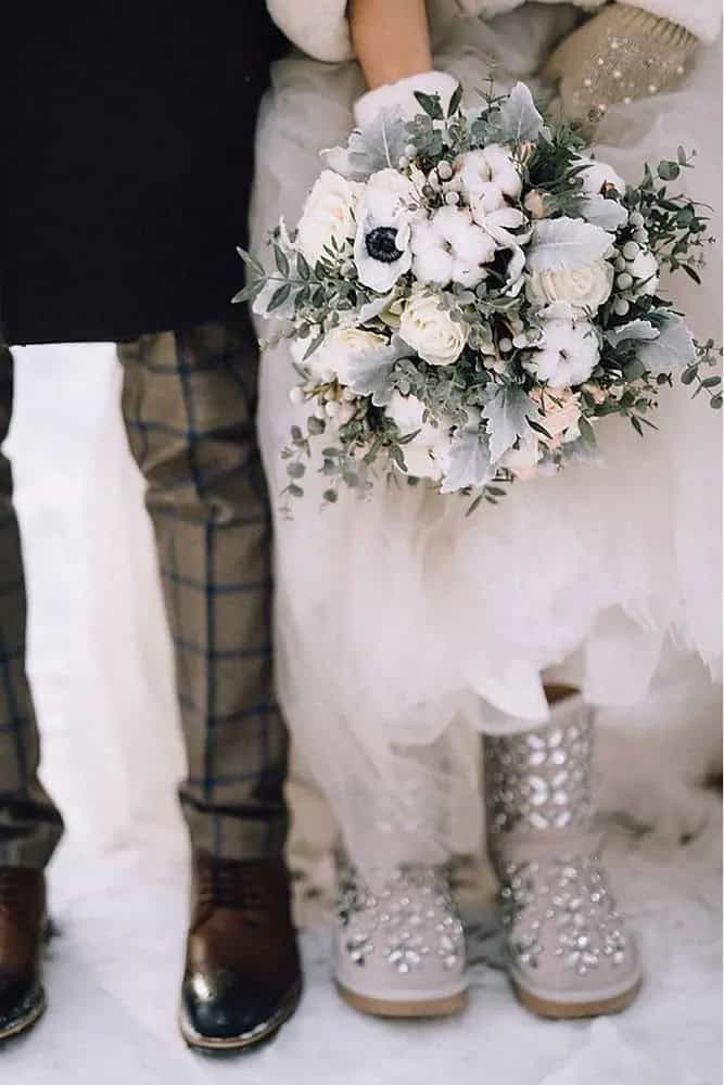 Christmas Wedding Bouquet Ideas