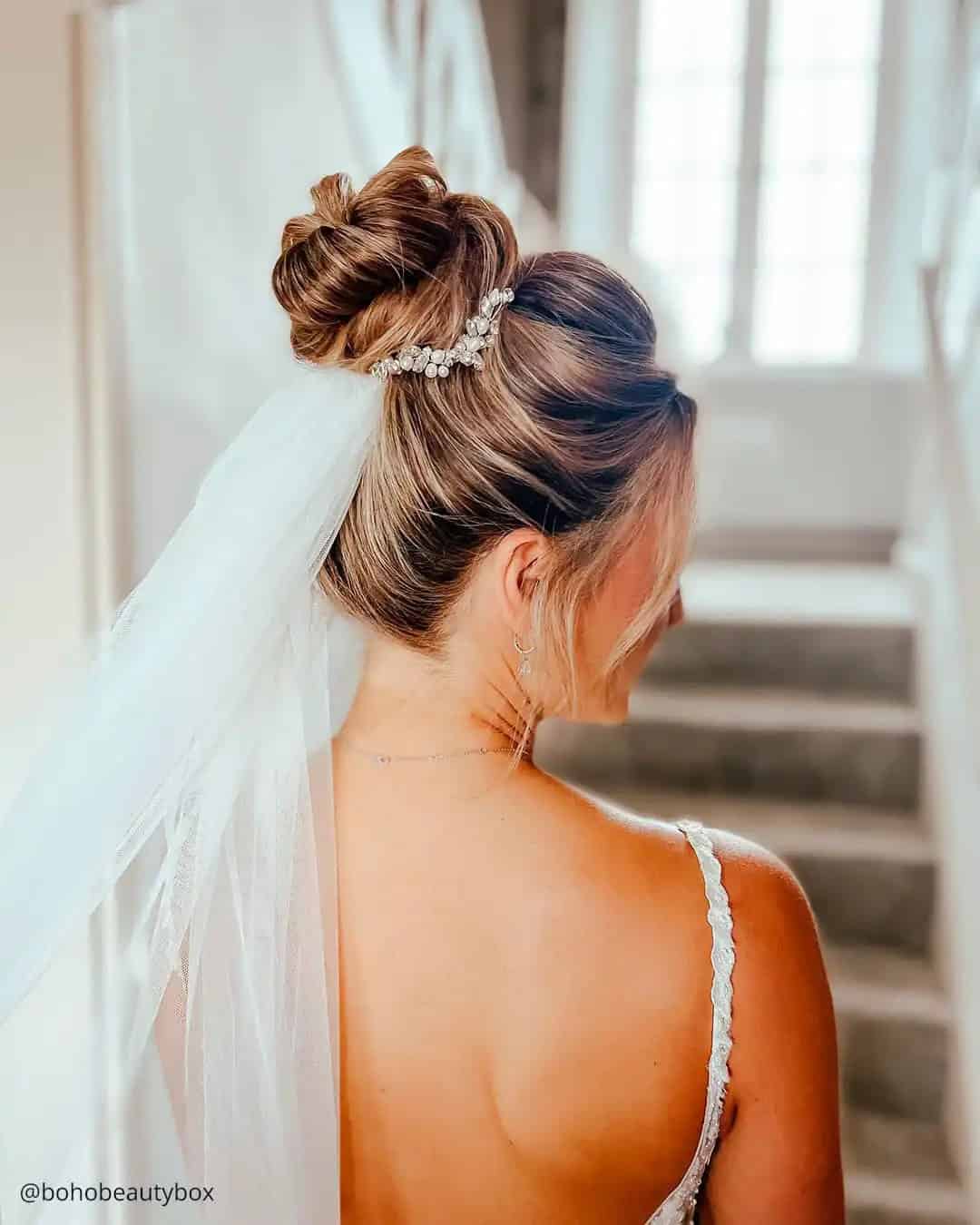 Classic Wedding Hairstyle with Veil