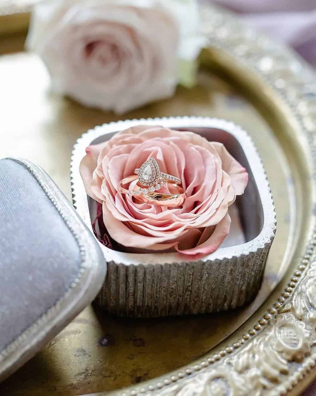 Ring Boxes With Romantic Flowers