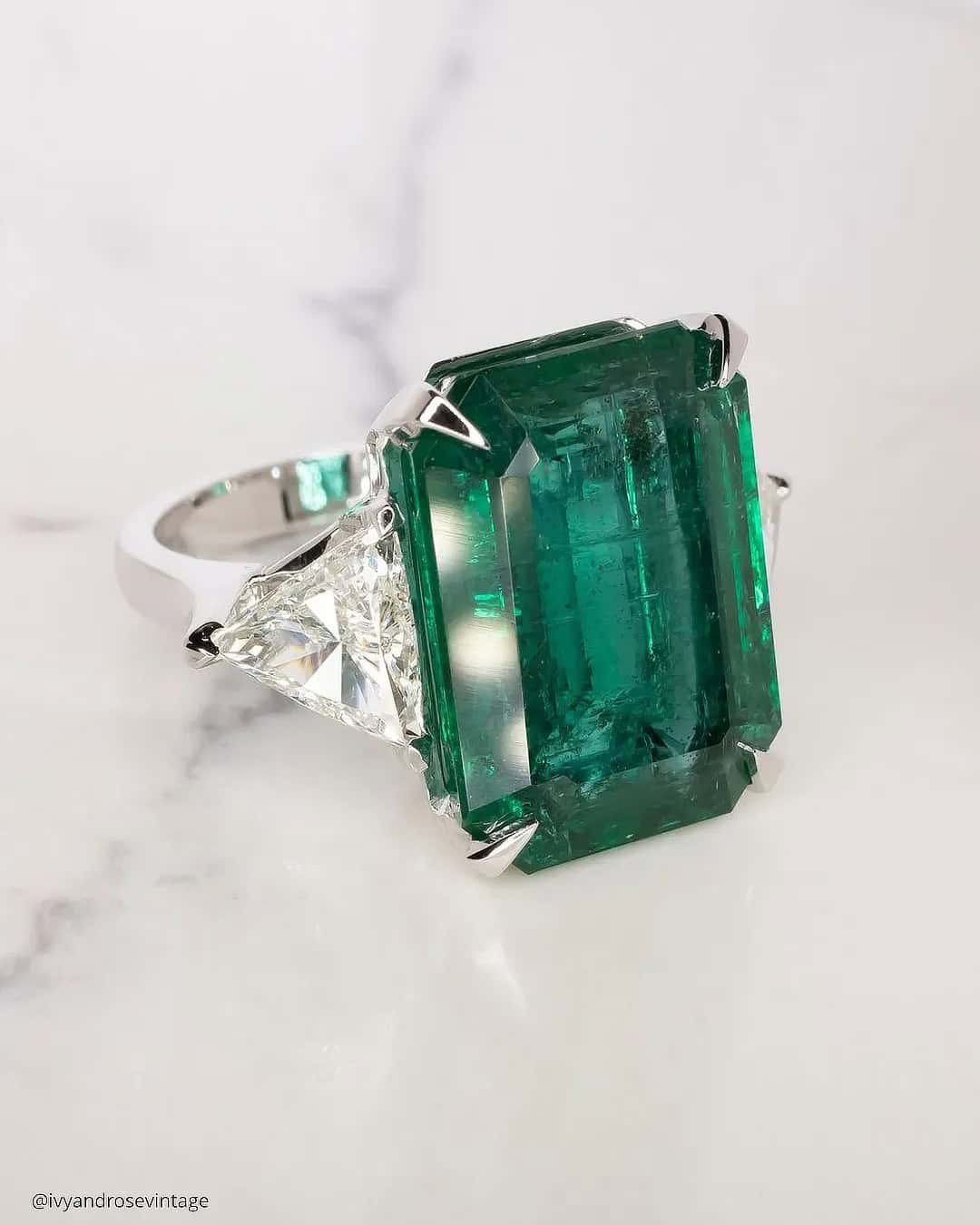 Modern Emerald Rings