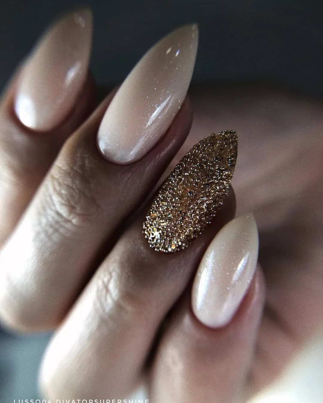 Elegant Gold Nails For Brides